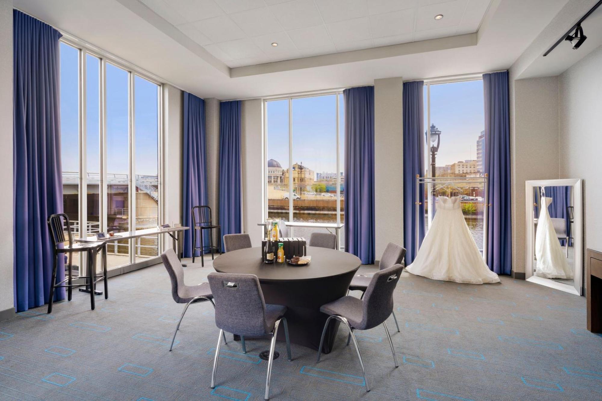 Aloft Hotel Milwaukee Downtown Eksteriør bilde