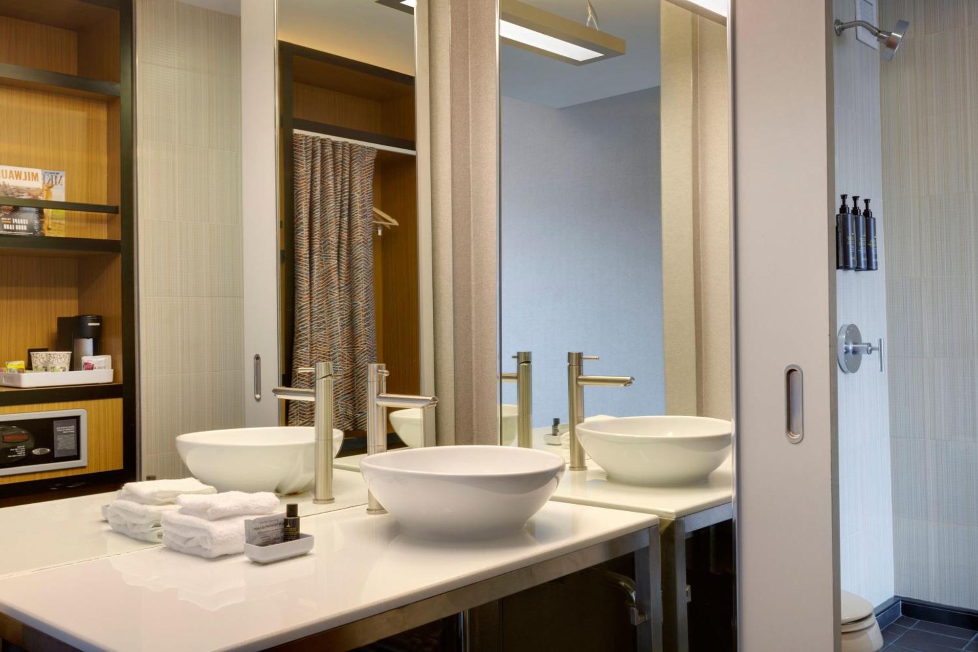 Aloft Hotel Milwaukee Downtown Eksteriør bilde