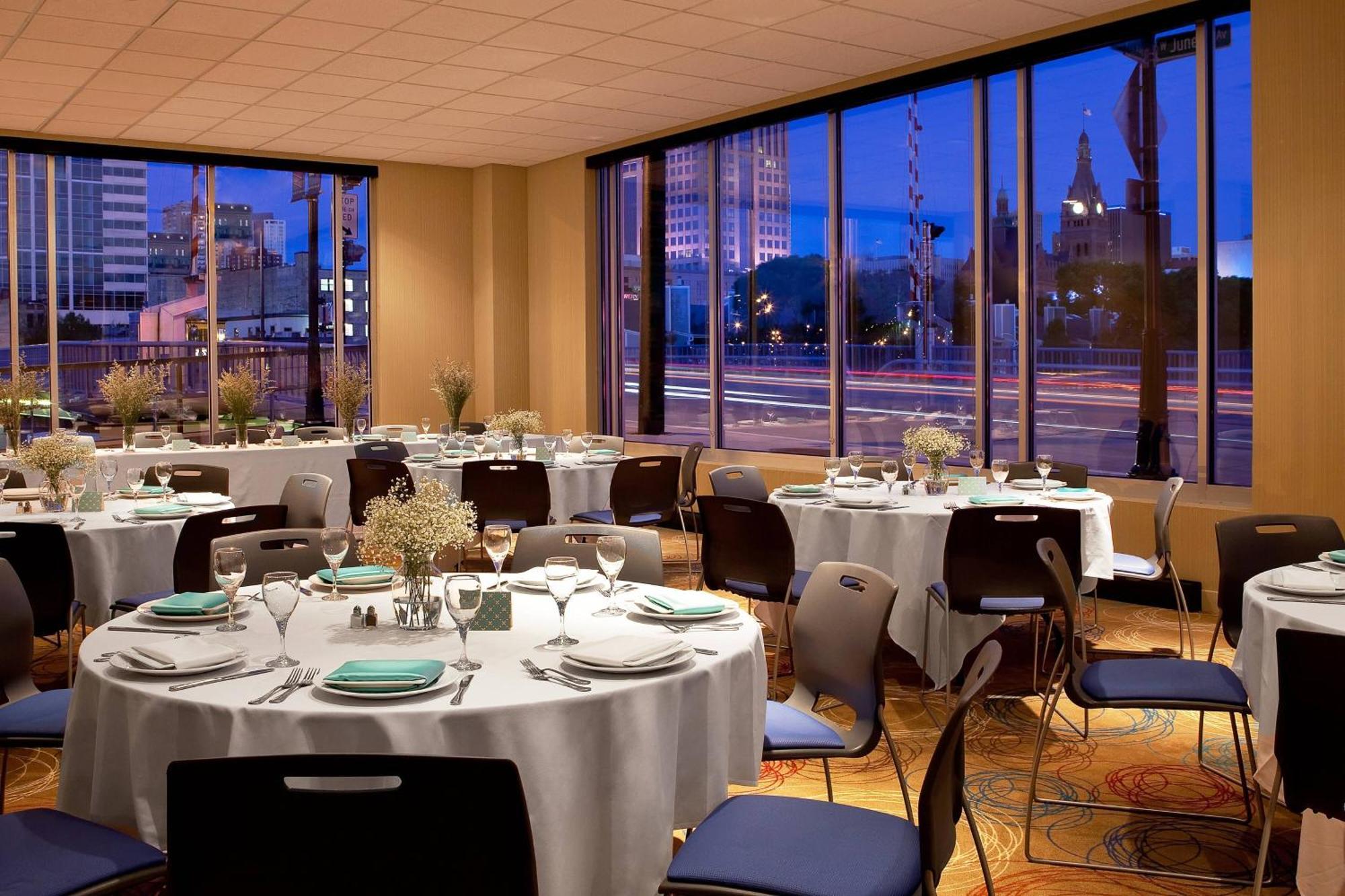 Aloft Hotel Milwaukee Downtown Eksteriør bilde